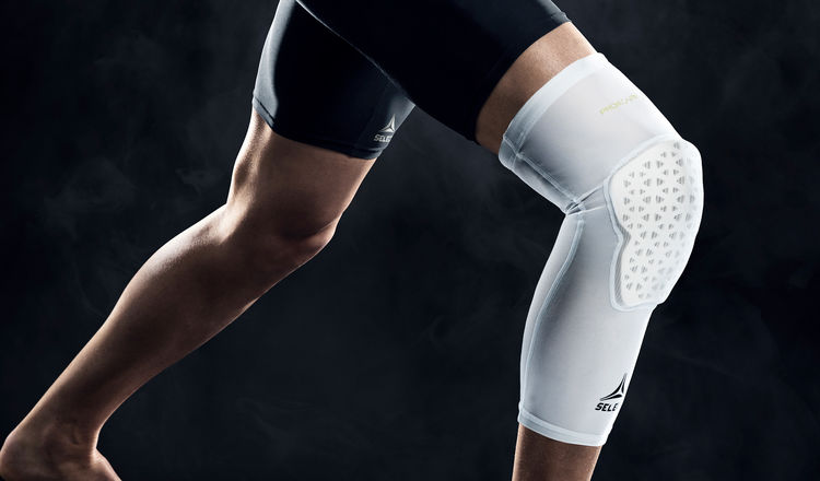 compression_knee_support_long_white_model
